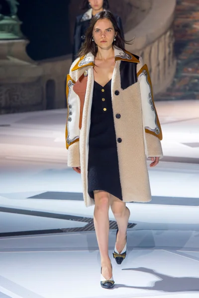 Look 26